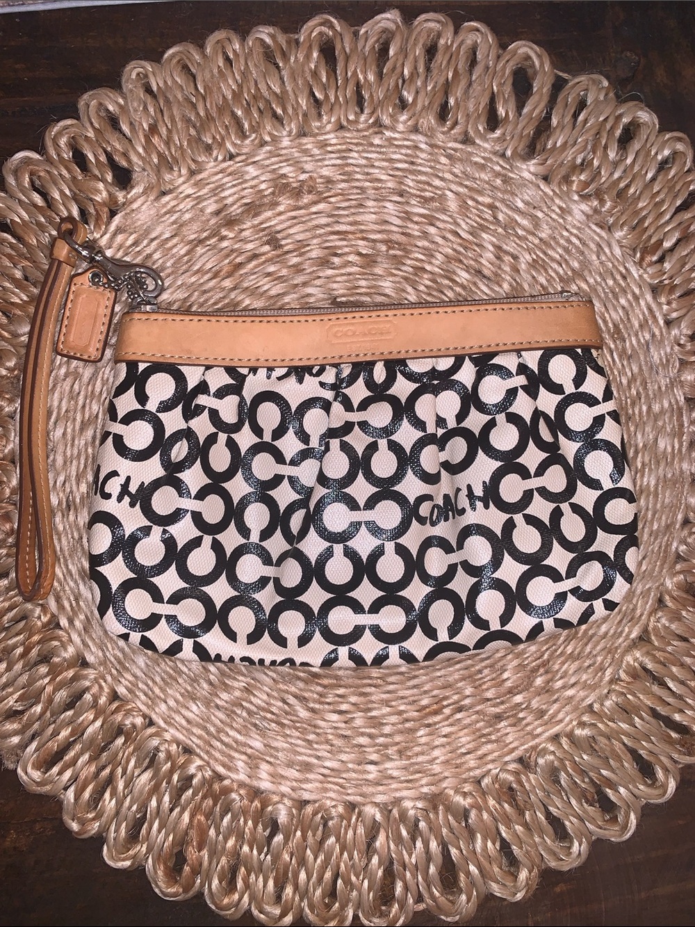 Coach Leah Pop Art Canvas Wristlet in Black and Cream with tan trim & hangtag